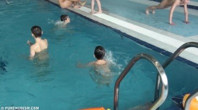 Poolside activities 1 Full HD - Being oneself is the foundation of nudism