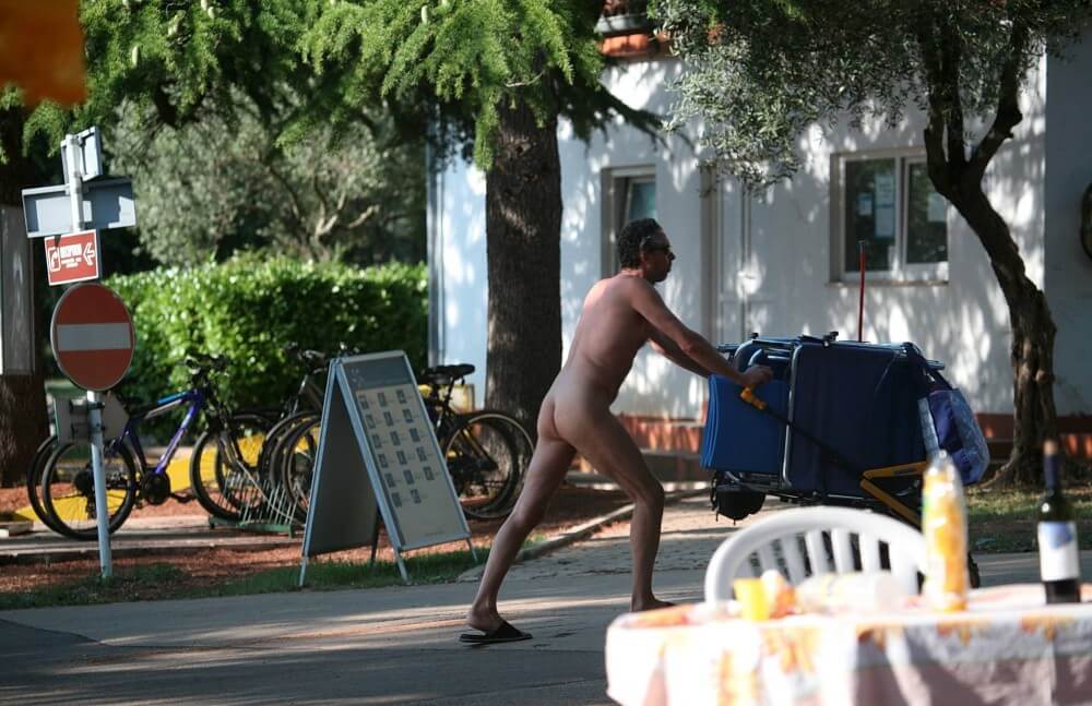 Park Side Street Pass-Bys photos - Naturism is connected to self-love and love of nature