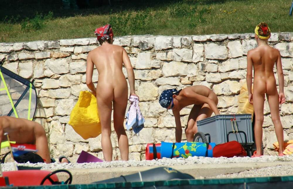 Sporty and Athletic Sands gallery - Where nudism is commonplace