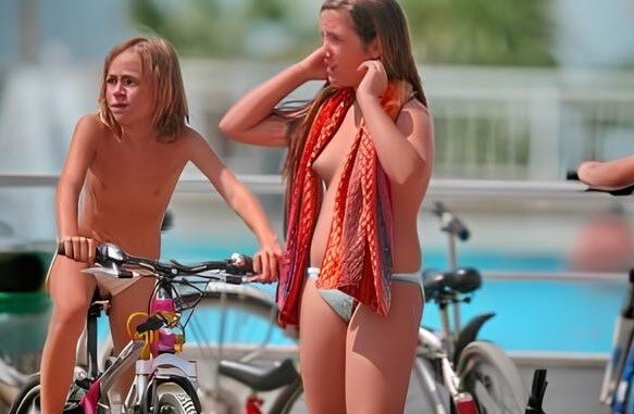 Water Locations Photo Set 3 - Sincerity is the foundation of the nudist lifestyle