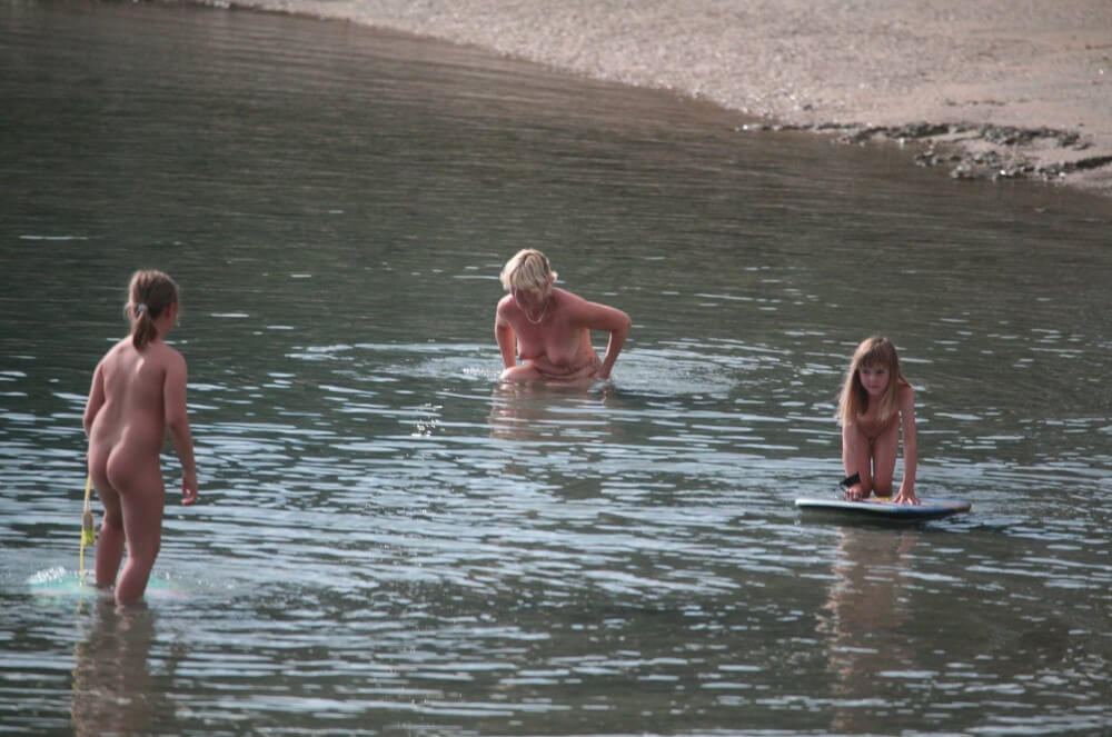Naturism photo gallery # 14 - Mutual respect is an important part of the naturist community