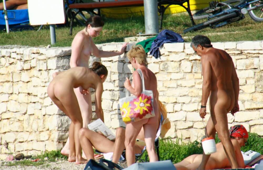 Nude Duet Girls Rail Climb Photo Set - Naturism is based on love for oneself and nature