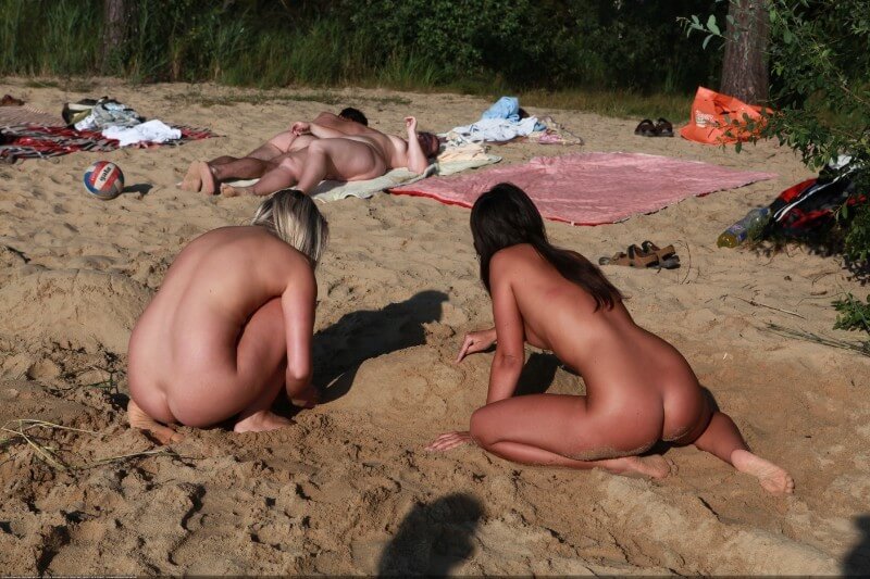 Creekside activity Big Photo gallery - Thoughts on Naturism