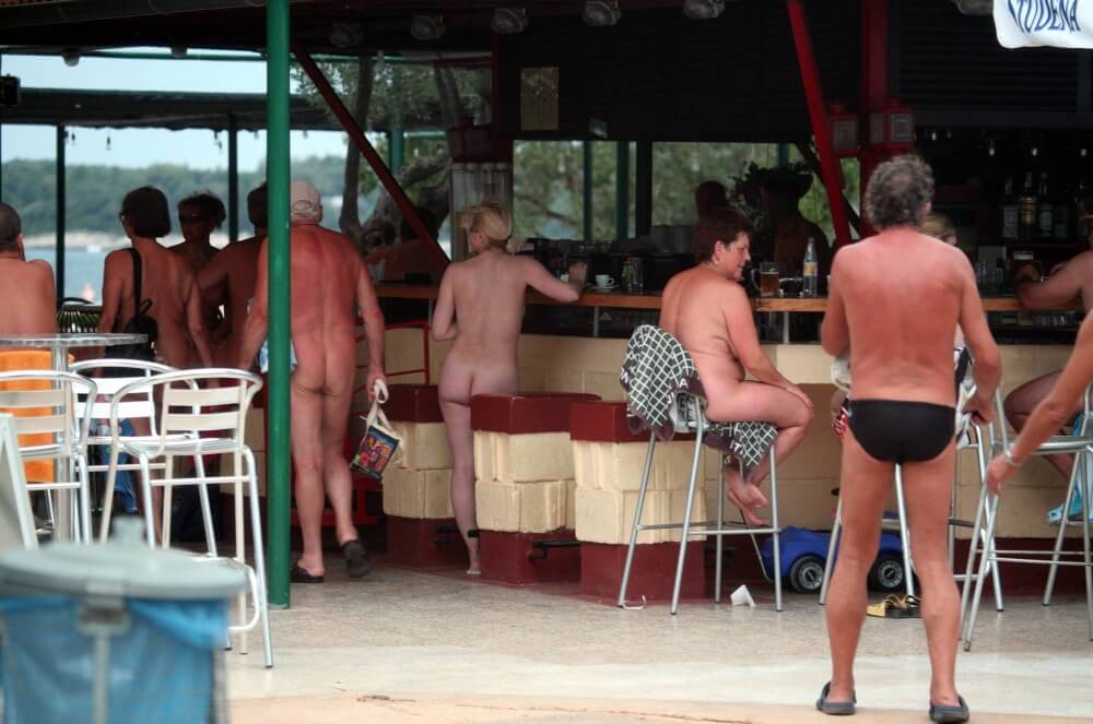 Outdoor diner view - The role of naturism in fostering a positive body image