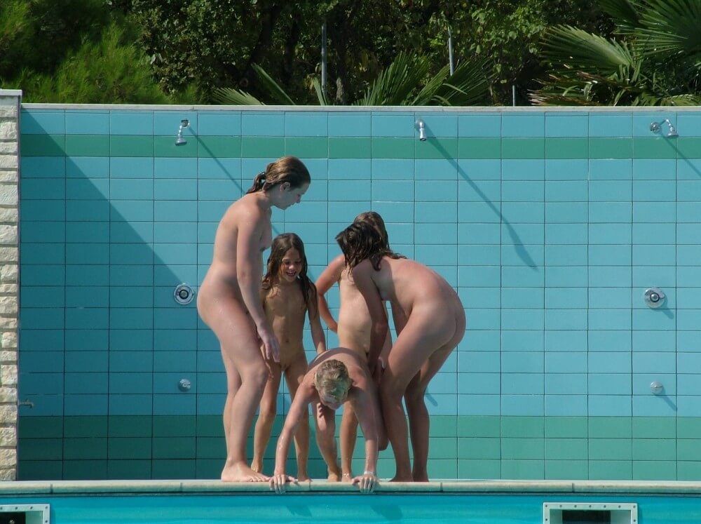 FKK Outdoor Children Pool pics - European Delegation of Body Freedom Advocates
