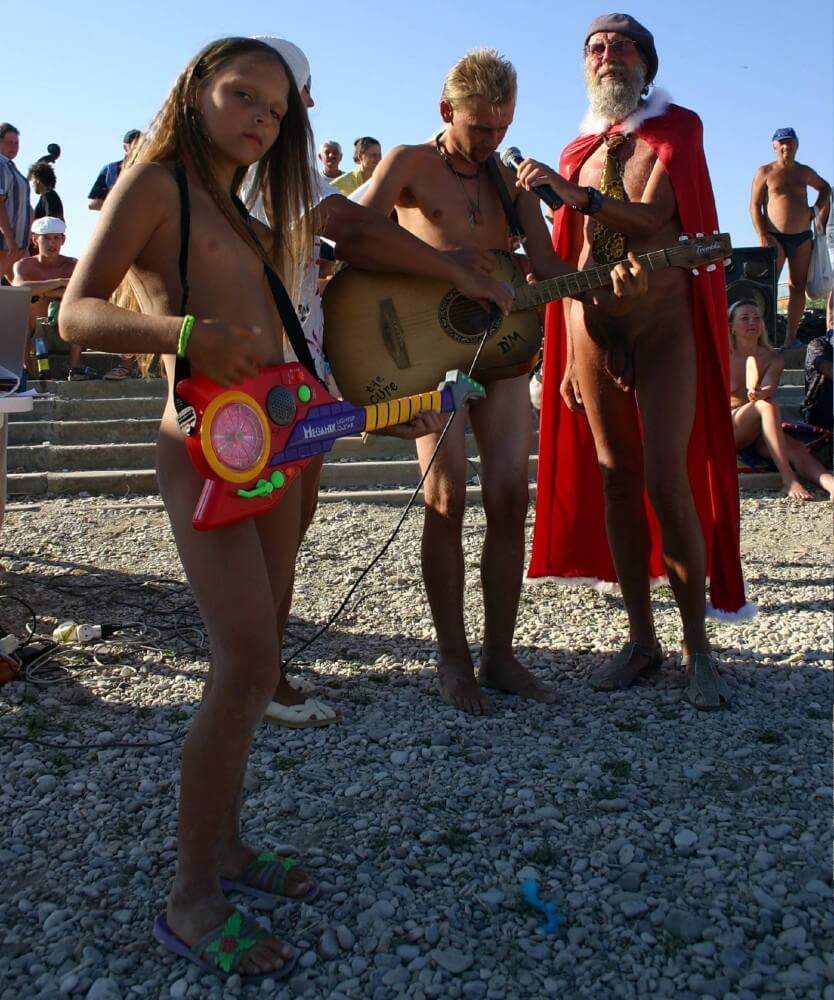 Naturist Beach Contests photos - Family naturism in the modern world