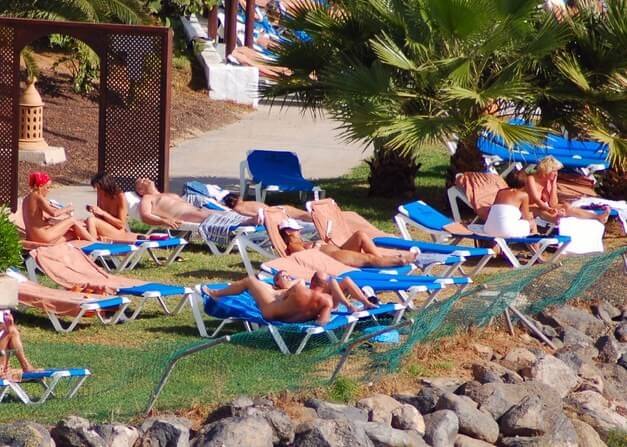 Enature - Les textiles - A love of the sun and fresh air are important values for those who practice naturism and nudism