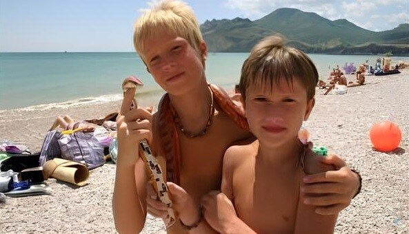 Premium Content # 23 - Through naturism, people seek the opportunity to feel free and in harmony