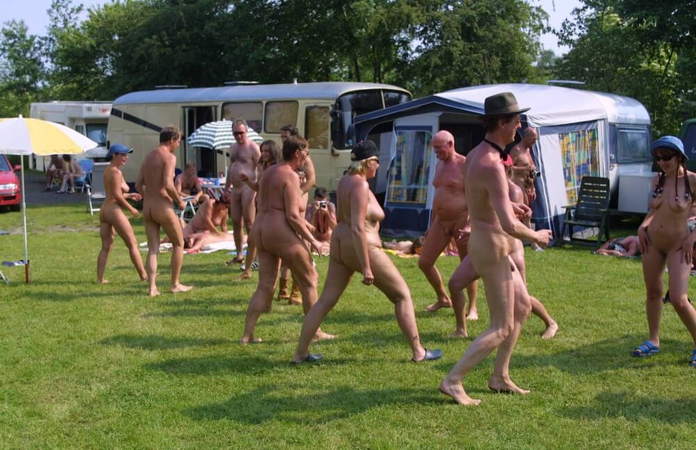 Holland Green Relaxations photos - Nothing kept the clothes on my body