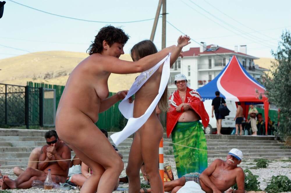 Presenting Mini Awards photos - The True Golden Age of Naturism
