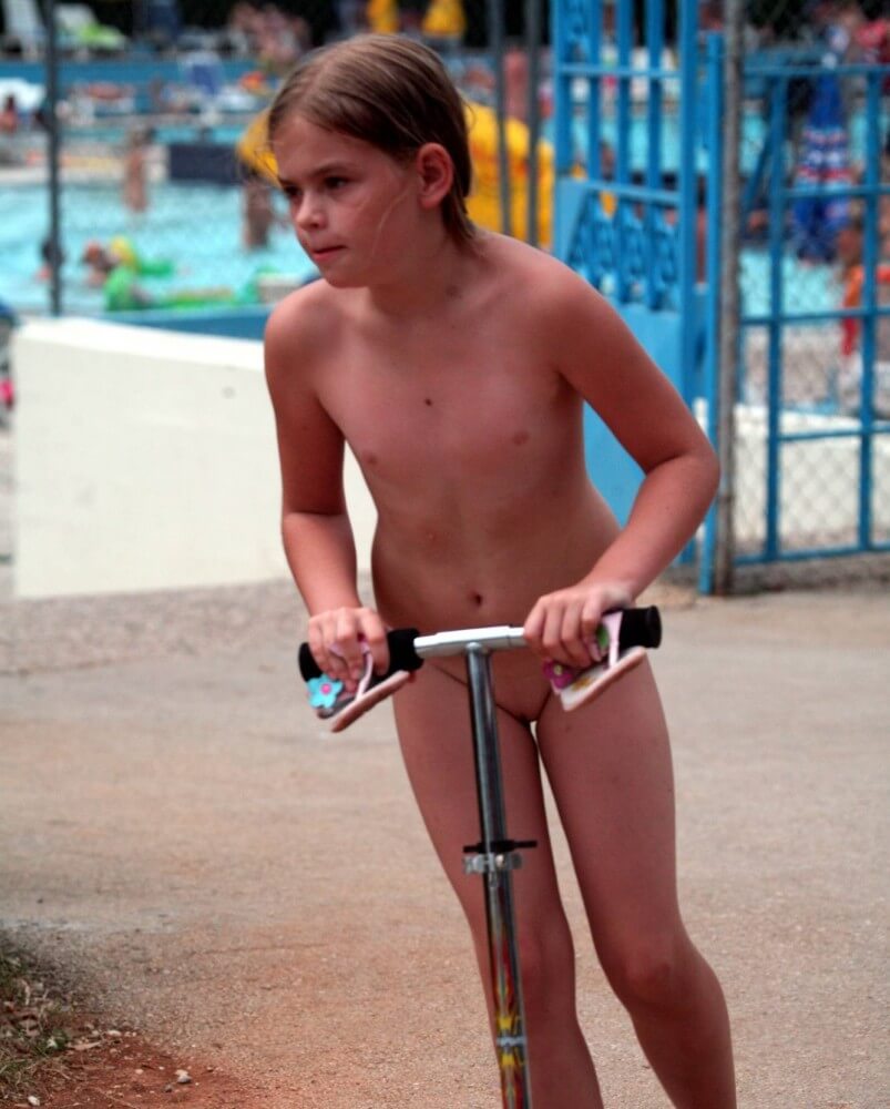 Pool-Side Naturist Scooter pics - In this nudist movement, voluntariness and comfort are important