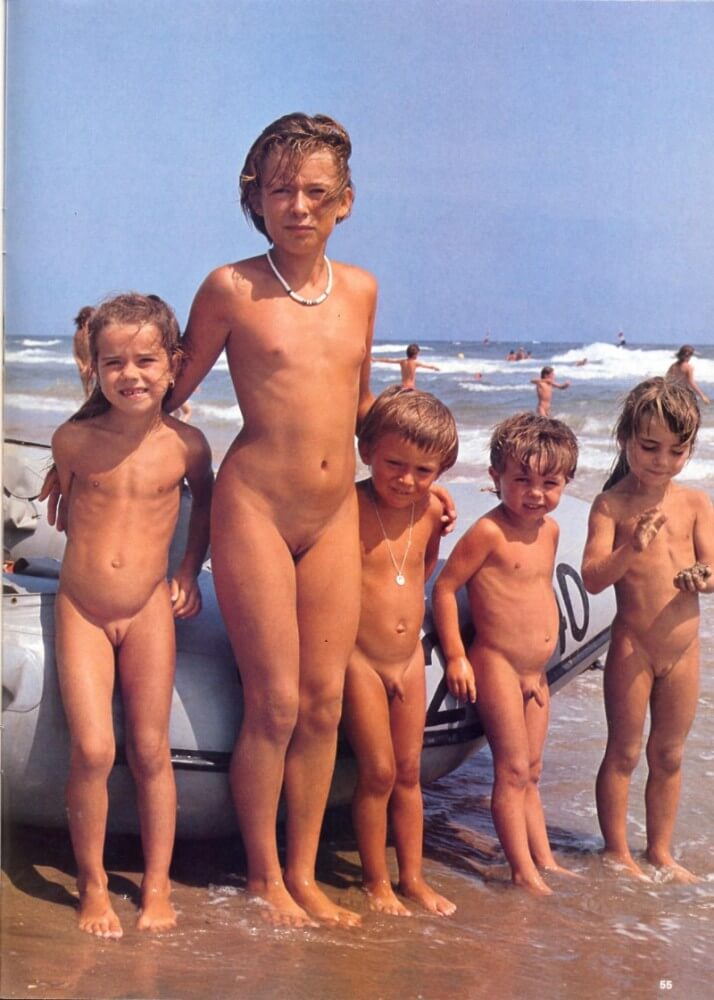 Jung und Frei Nr 2 - Nudism teaches us to appreciate the present and be honest