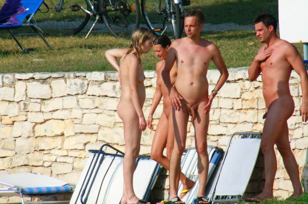Ula FKK Couples Profile pics - Public nudism