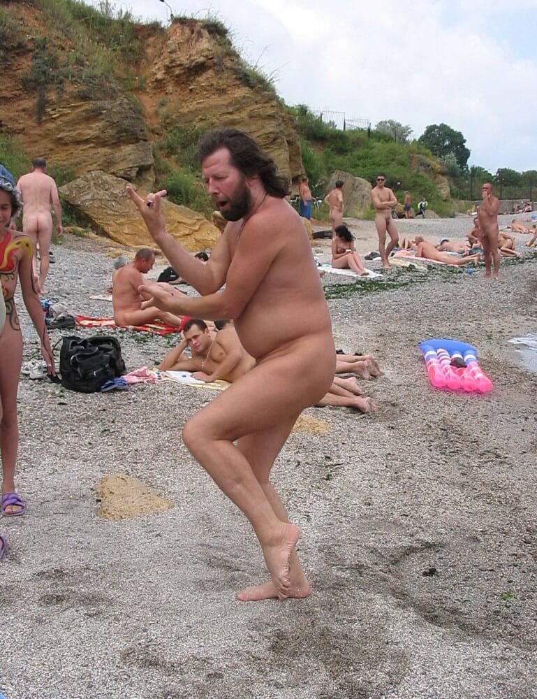Afternoon Beach Delight pics - Nudism knows no boundaries