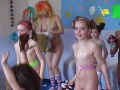 Naturism Freedom: Disco - Nudity should be natural