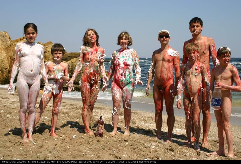 Naturism photo gallery # 58 - Living in harmony and tranquility is the primary goal of naturists and nudists