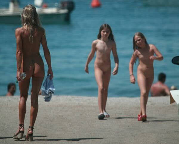 The nudism country photos - Mutual respect as an important part of the naturist community