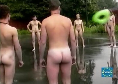 Enature, EurovidFKK Tutti-Frutti Nudie upd - Blending in with the crowd of nudists