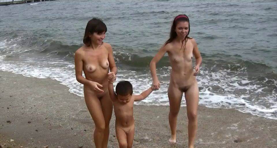 Land and Sea Naturism vol 1 - Boundaries disappear in the world of naturism and nudism