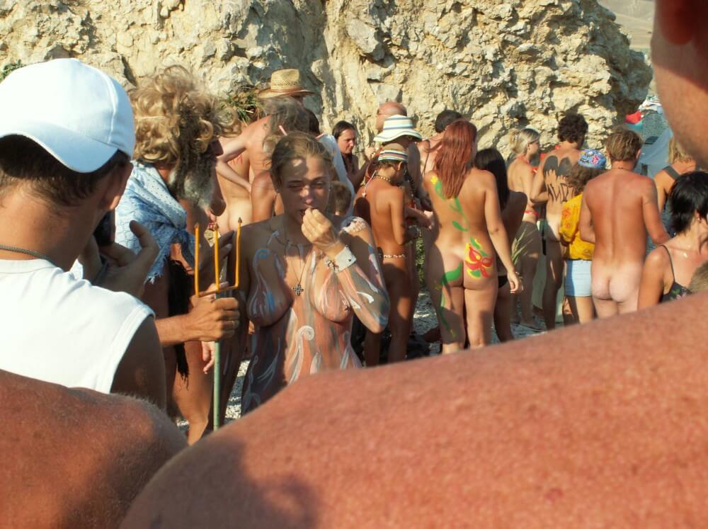 Neptune Day Side Views photos - The naked body is an expression of freedom