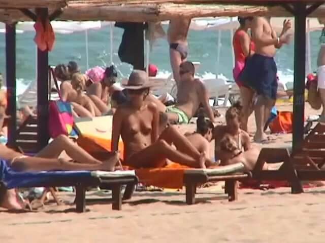 Beaches of solar Bulgaria - People who practice nudism also believe that everyone is equal, regardless of circumstances