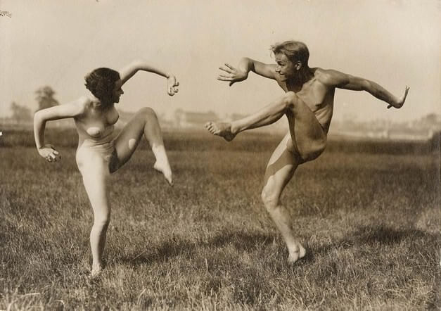 Jazz, dancing and naturism - Poor naked people and rich naked people in one place