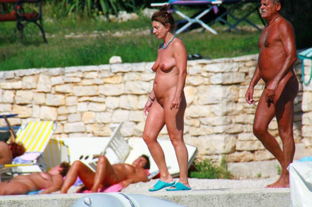 Ula FKK Wall-Side Passby photos - It strives for inner balance—not being afraid to be naked among those like you
