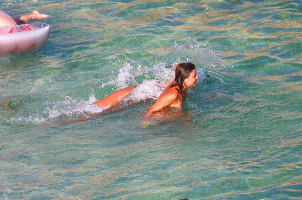 Ula FKK Teen Shore Run pics - Many beautiful people without clothes