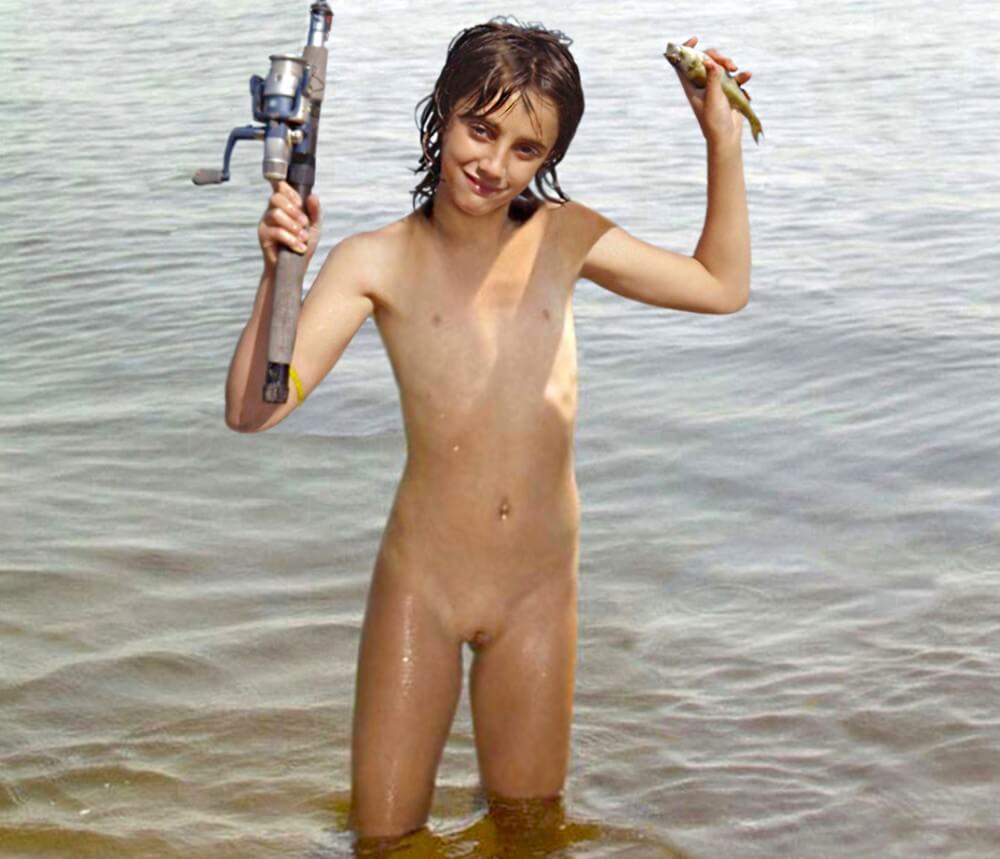 Naturism photo gallery # 42 - Types of recreation in nudist and naturist resorts and parks