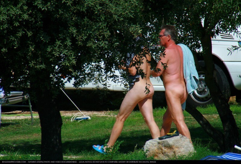 A Quick Swim In The Lake-Avilia Big gallery - Naturism and respect for nature