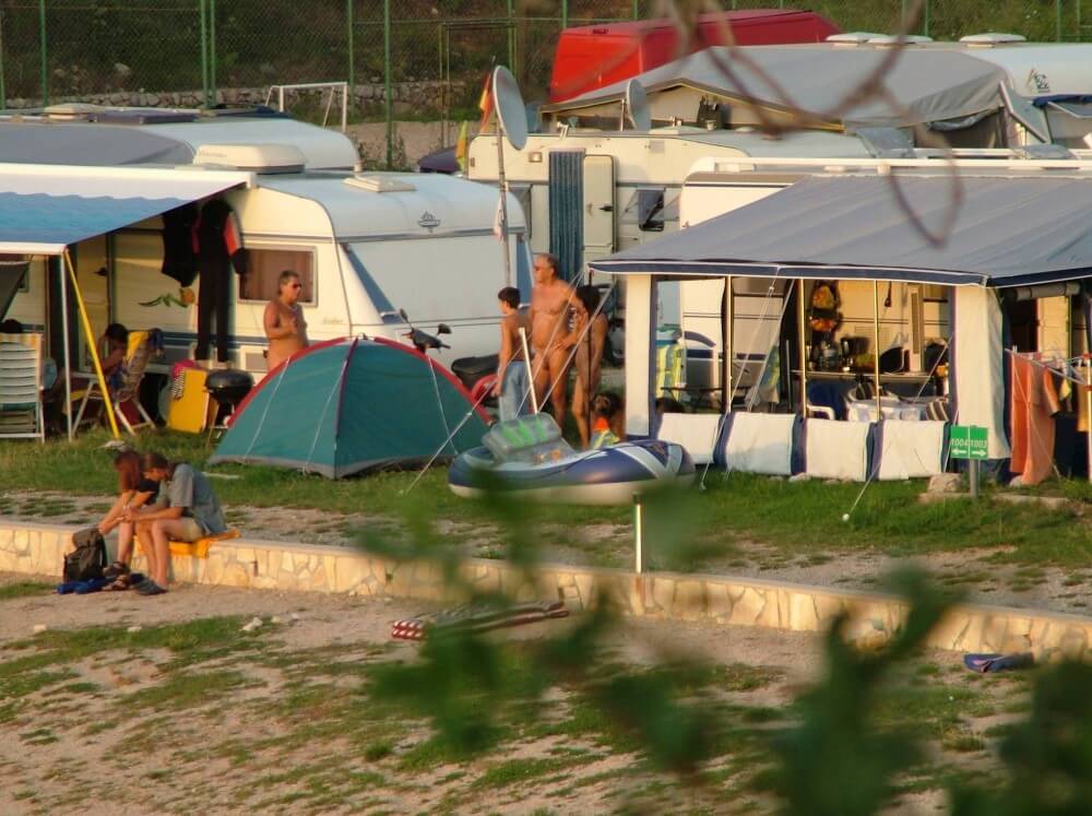 FKK Outdoor Shoreline pics - Nature provides energy and inspiration for the practice of naturism and nudism