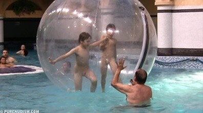 Aquatic Park Zone 1 - Nudism promotes respect for the environment